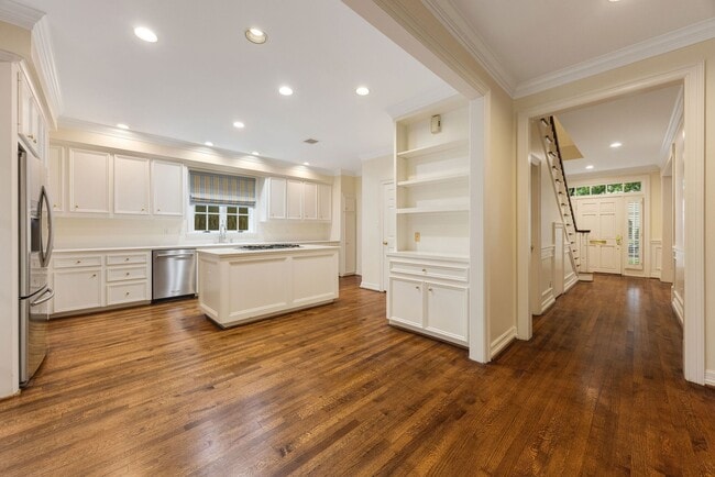 Building Photo - 3216 Rice Boulevard