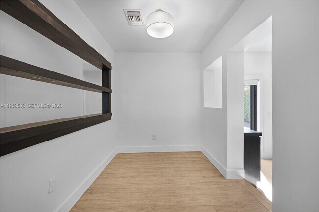 Building Photo - 6476 SW 10th Terrace