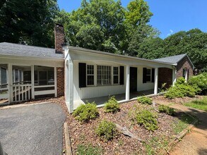 Building Photo - 2047 Overbrook Rd