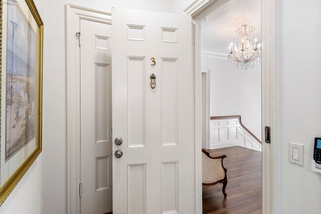 Building Photo - All-Utilities-Included Studio in Historic Bristol Manor | Pet Friendly