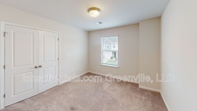 Building Photo - 312 Highline Trl