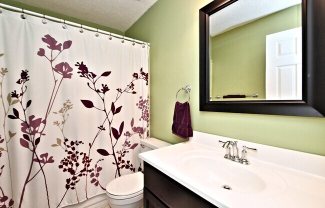 Building Photo - 615 Piedmont Ct