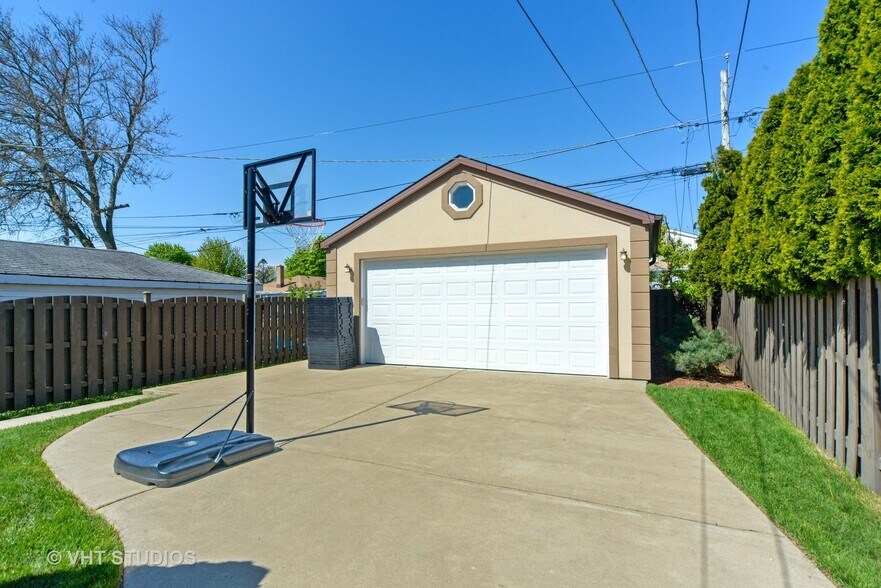 Building Photo - 3446 N Octavia Ave