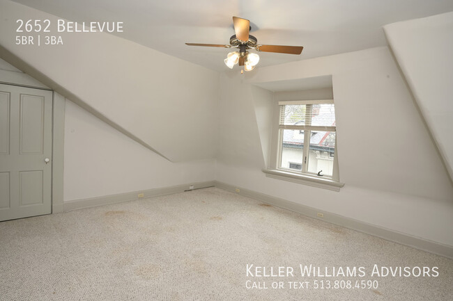 Building Photo - 2652 Bellevue-
