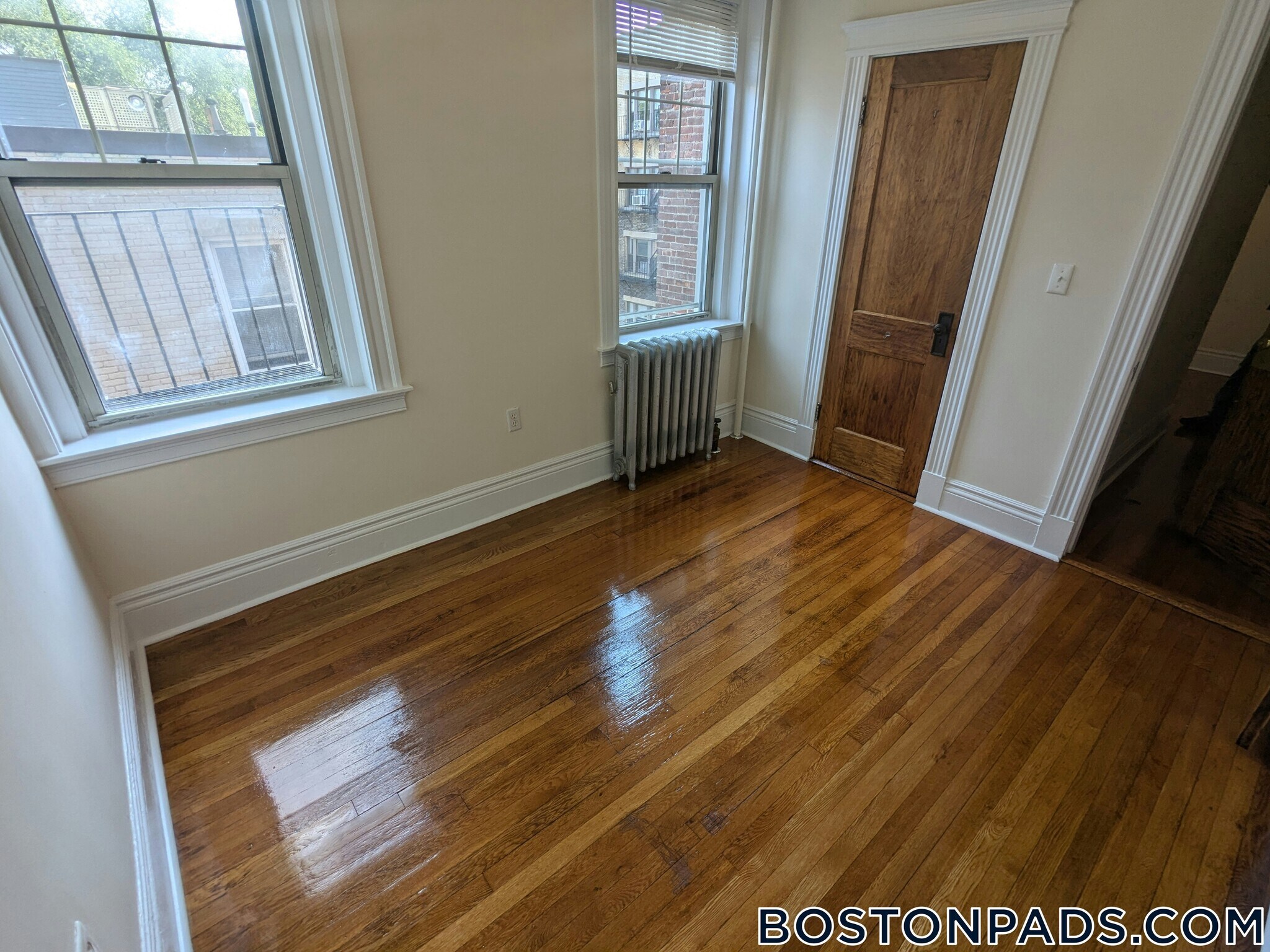 Building Photo - 31 Park Dr