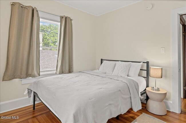 Building Photo - 162 Lake Ave