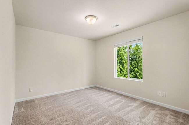 Building Photo - 18025 3rd Dr SE