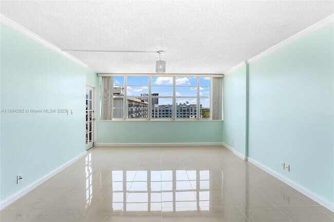 Building Photo - 2025 NE 164th St