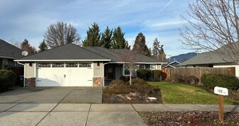 Building Photo - 1515 W Harbeck Rd