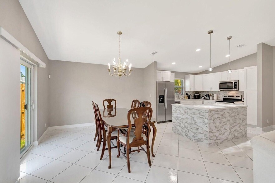 Building Photo - 1439 Waterway Cove Dr