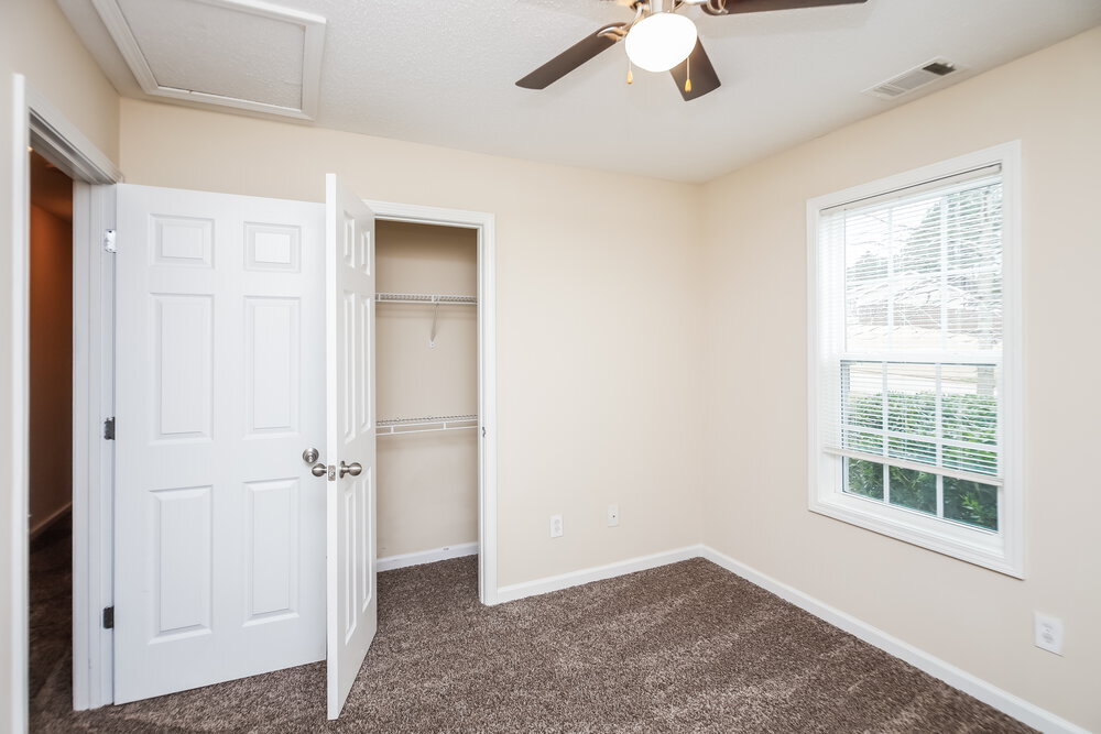 Building Photo - 43 Thorn Thicket Way