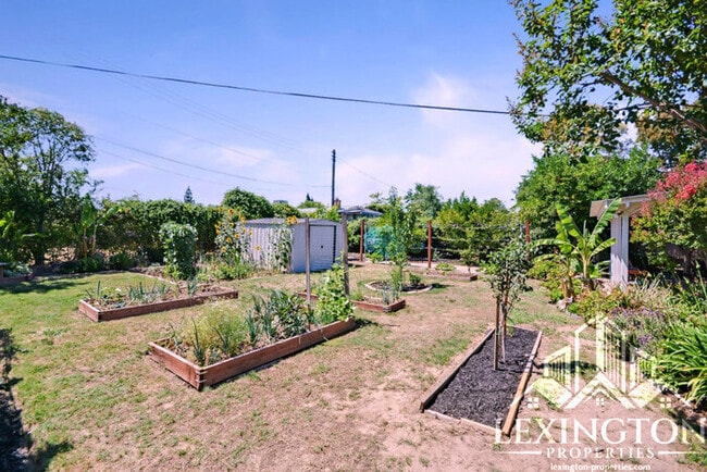 Building Photo - Beautiful, 3BD/2BA, Home available in Sacramento off Madison Ave. and Auburn Blvd.