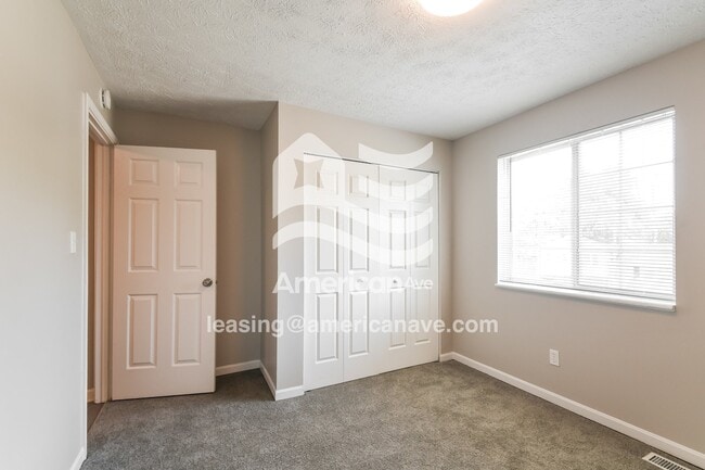 Building Photo - 1903 E Redfern Way