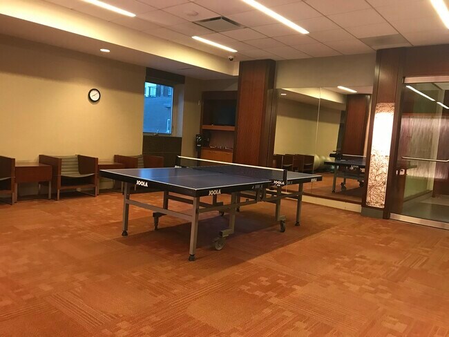 Building Photo - 400 E Randolph St