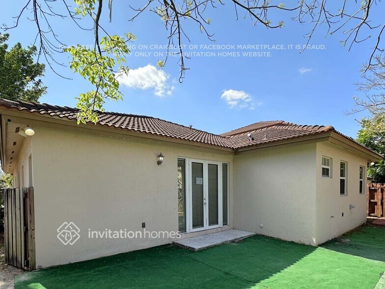 Building Photo - 17717 SW 135th Ct