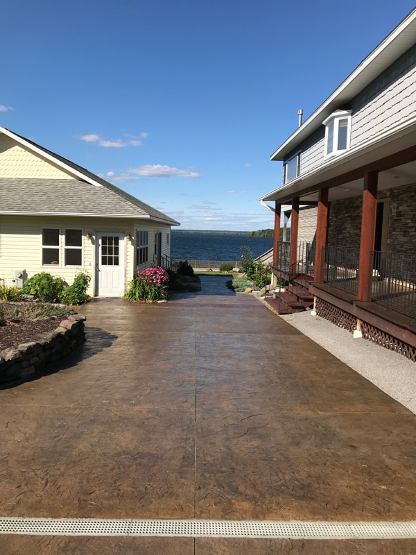 Building Photo - 6883C Deluxe Park