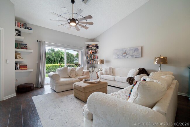 Building Photo - 10537 Pelican Dr