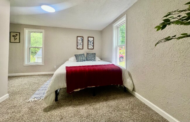 Building Photo - 5950 Jessup Rd