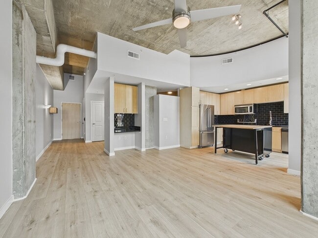 Building Photo - 1700 Bassett St