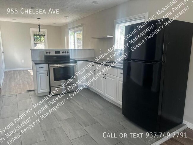 Building Photo - 955 Chelsea Ave