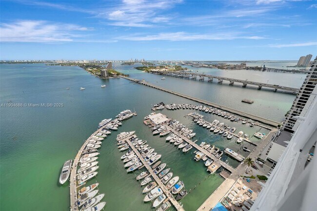 Building Photo - 1717 N Bayshore Dr