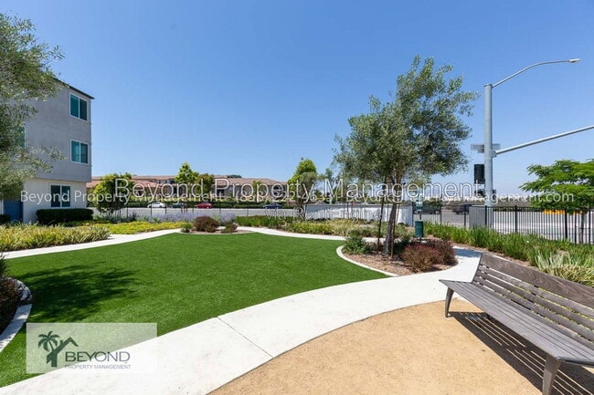 Building Photo - 5461 Seacliff Pl