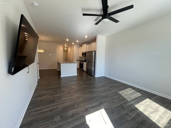 Building Photo - Spacious Townhome Available Now!