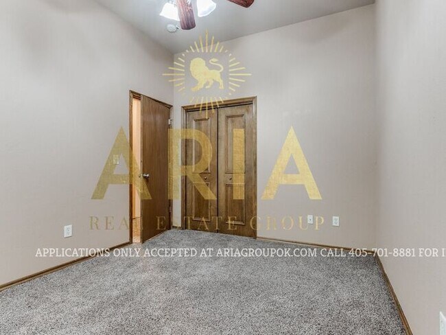 Building Photo - BEAUTIFUL 3 BED/2 BATH HOME IN ROYAL OAKS!...