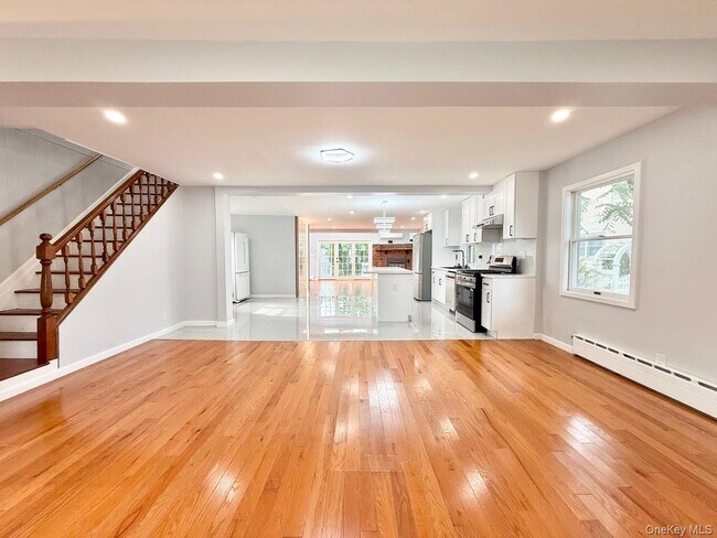 Building Photo - 20 Baylis Pl