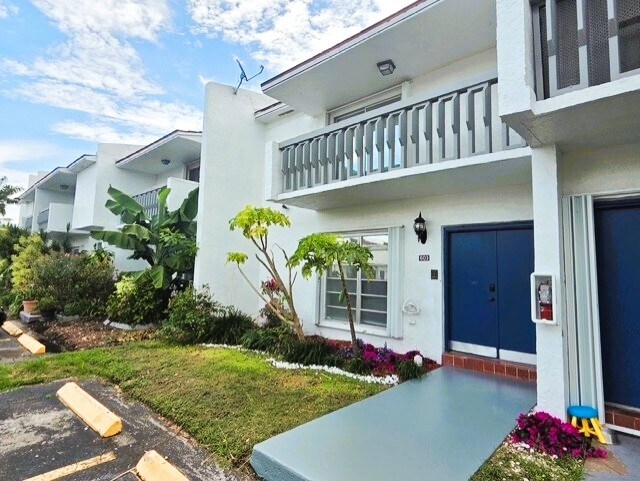 Building Photo - 17160 SW 94th Ave
