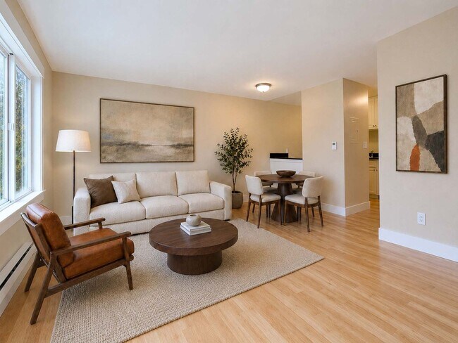 Interior Photo - 3435
