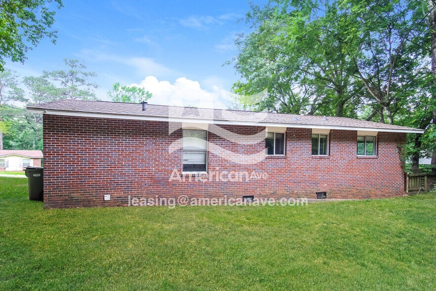 Building Photo - 4849 Wellborn Dr