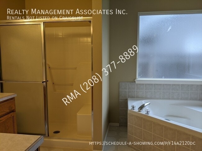 Building Photo - 13426 W Acorn St