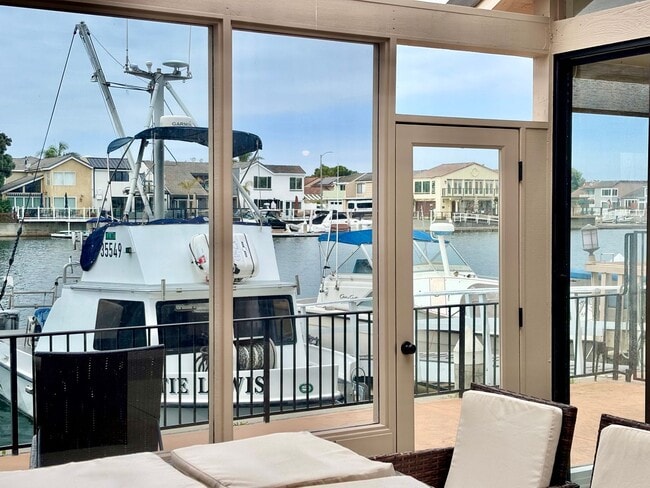 Building Photo - Oxnard | 3 Bed 2.5 Bath | Harborfront Have...