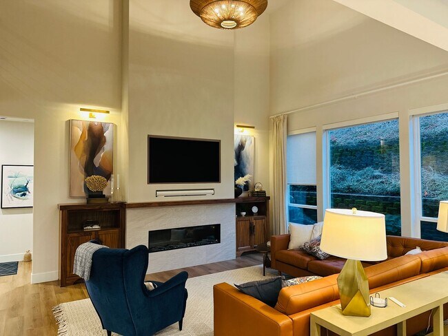 Building Photo - Gorgeous Custom Camas Home