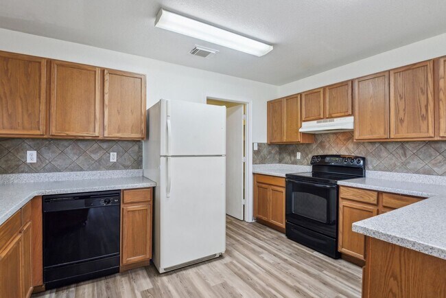 Building Photo - 16216 Ike Ln