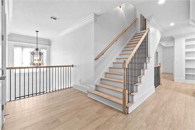 Building Photo - 7665 Ledgewood Way