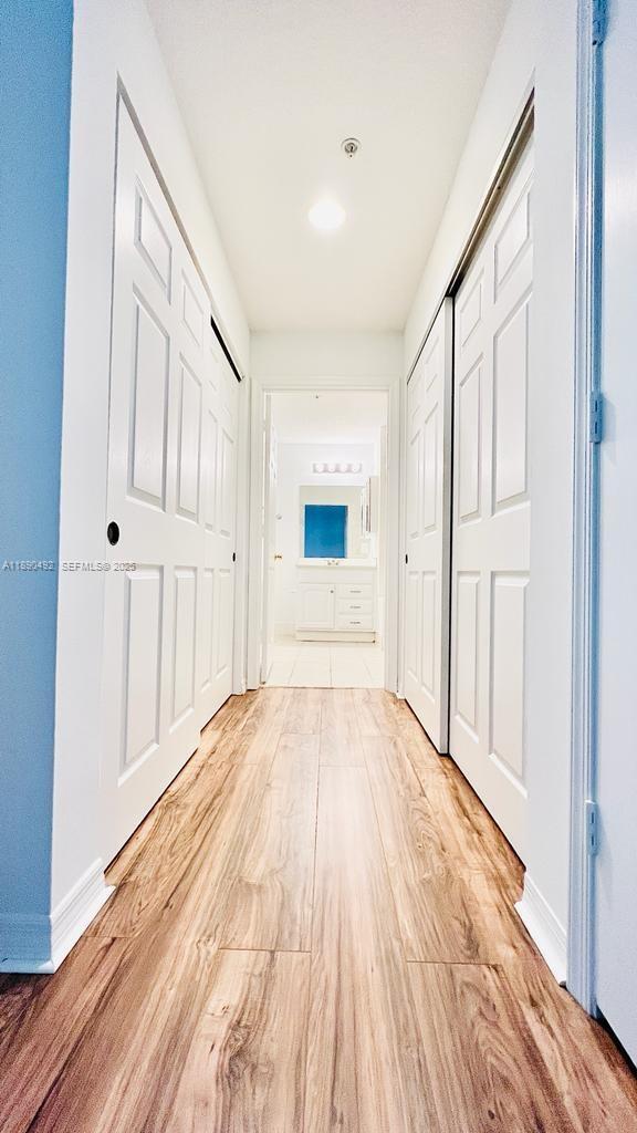 Building Photo - 1203 Town Center Dr