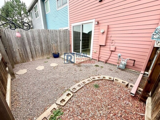 Building Photo - 2575 Shannara Grove