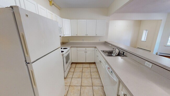 Building Photo - 1405 Beacon St