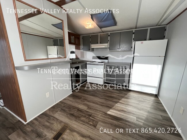 Building Photo - 2248 Knoxville Hwy