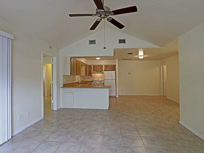 Building Photo - Duplex Cape Coral 3723