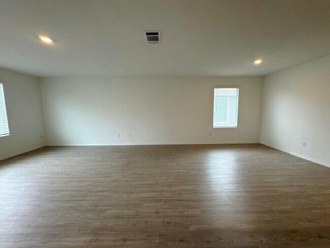 Building Photo - 109 Little Sparklers Lp