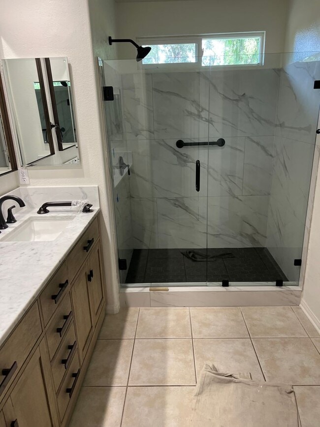 Building Photo - 3 Bedroom plus den in Goleta