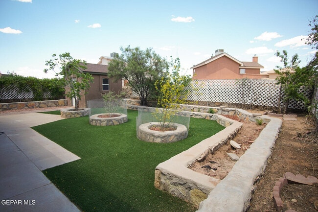 Building Photo - 7133 Mesquite Tree Ln