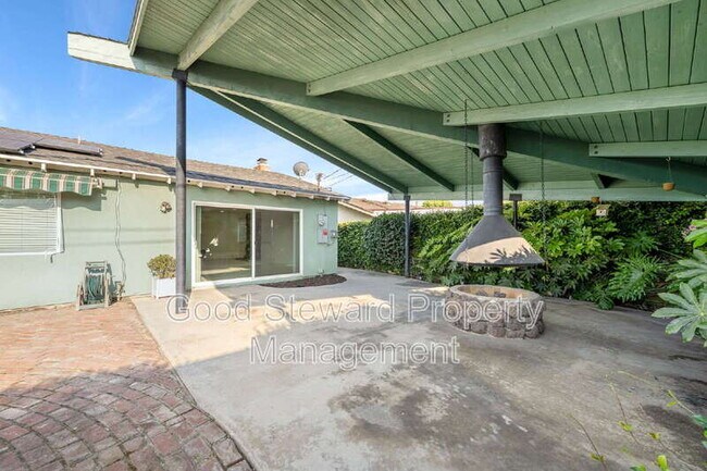 Building Photo - 5111 Roxborough Dr