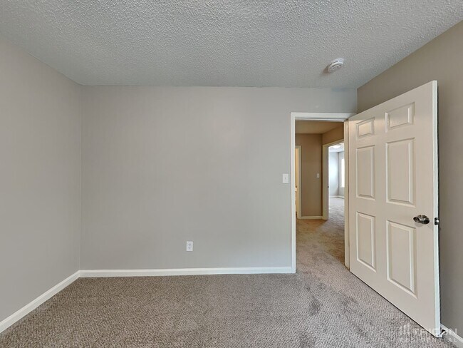 Building Photo - 11335 Fox Hill Dr