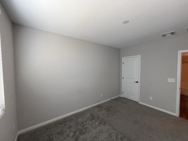 Building Photo - 2122 Bethesda Fountain Rd