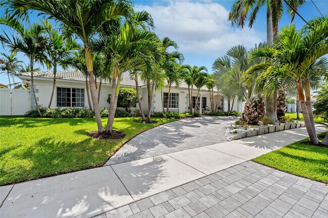 Building Photo - 1410 SE 12th St