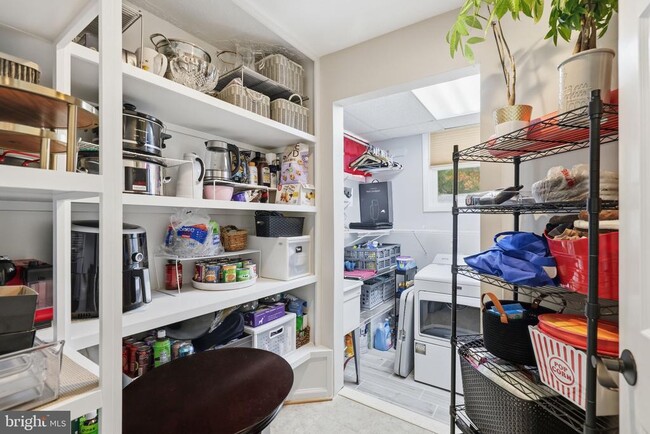 Building Photo - 7137 Murray Ln